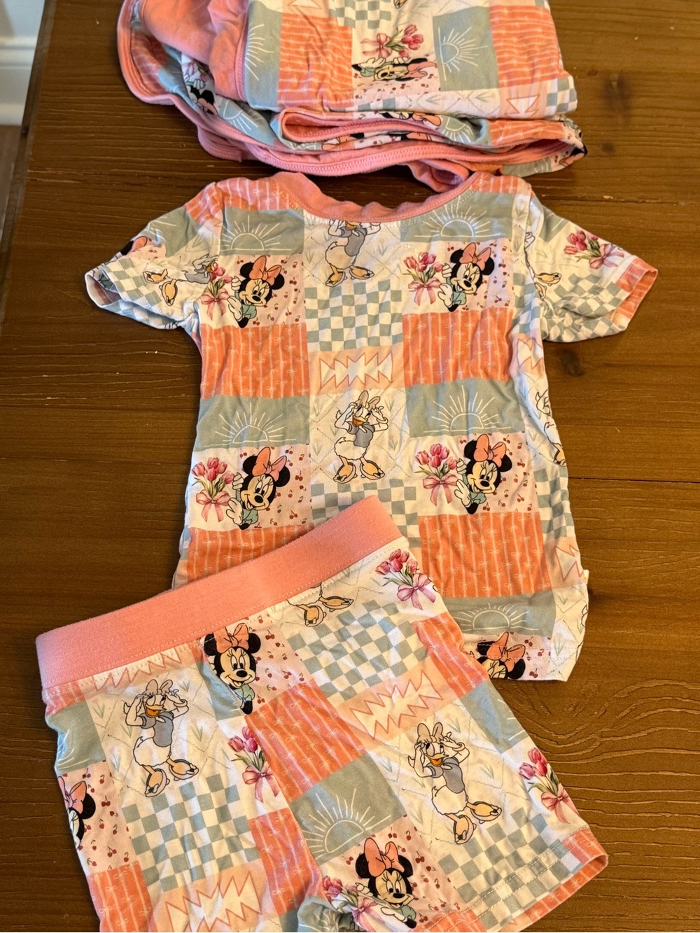Bamboo baby Pink Patchwork Minnie & Daisy Short Pajama Set with bamboo blanket